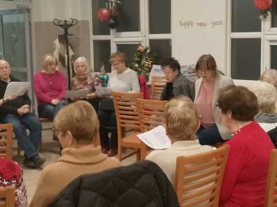 Noworoczne spotkanie i śpiewanie polskich kolęd. | 2