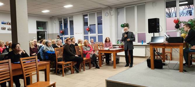 Wykład “Sztuczna inteligencja (AI) w codziennym życiu seniora”  mgr Janusz Ślesak | 6