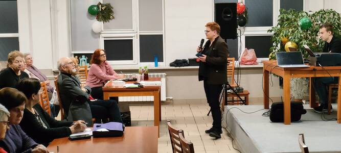 Wykład “Sztuczna inteligencja (AI) w codziennym życiu seniora”  mgr Janusz Ślesak | 3