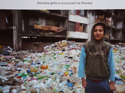 Czy jesteśmy skazani na cywilizację megaslamsów? - wykład dr n. hum. Marii Zrałek | 32