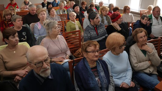 “Opieka farmaceutyczna nad pacjentem-seniorem. Jak przygotować się na wiosenno-letnie wyzwanie” | 2