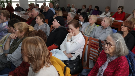 “Opieka farmaceutyczna nad pacjentem-seniorem. Jak przygotować się na wiosenno-letnie wyzwanie” | 9